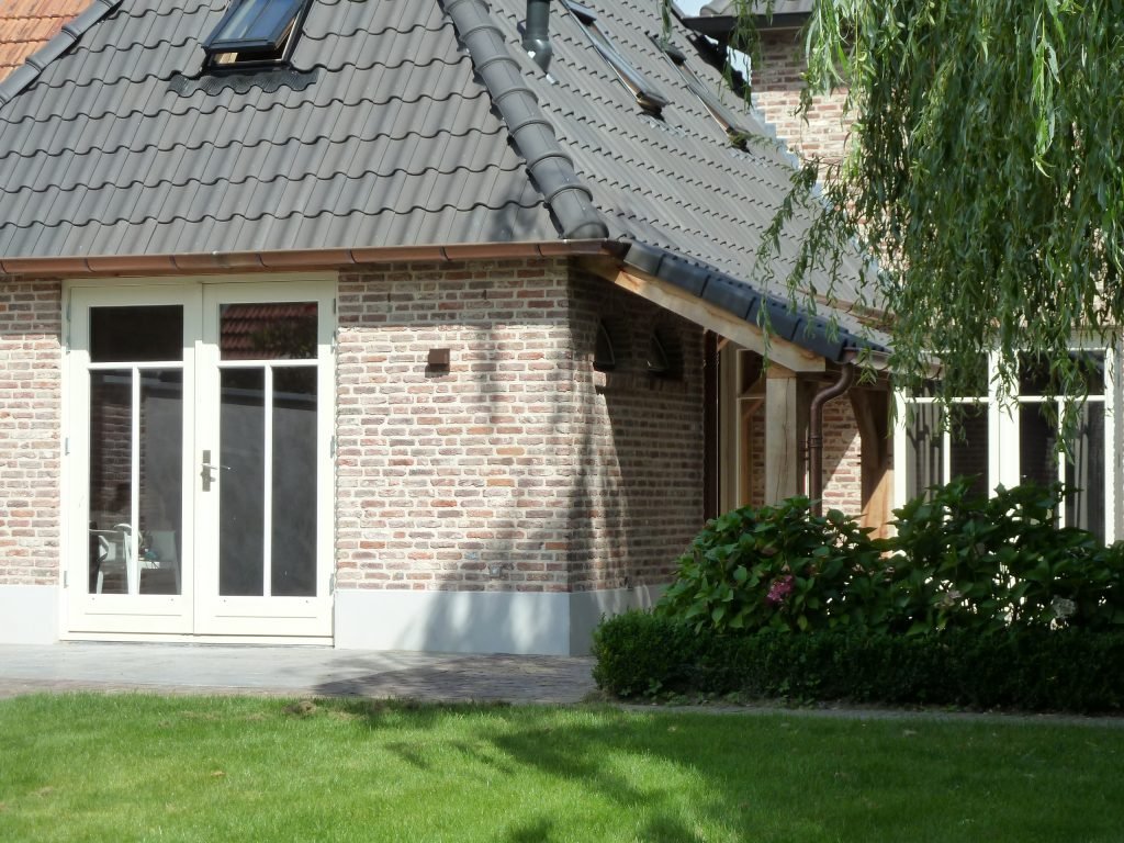 Eikenhouten aanbouw