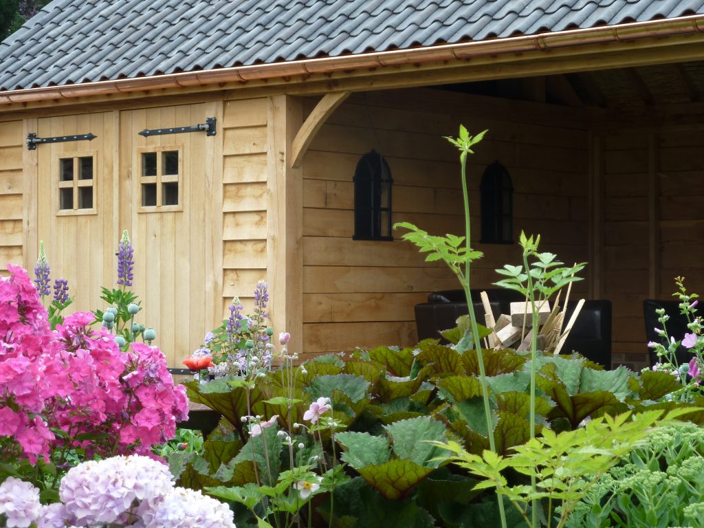 Eikenhouten tuinhuis